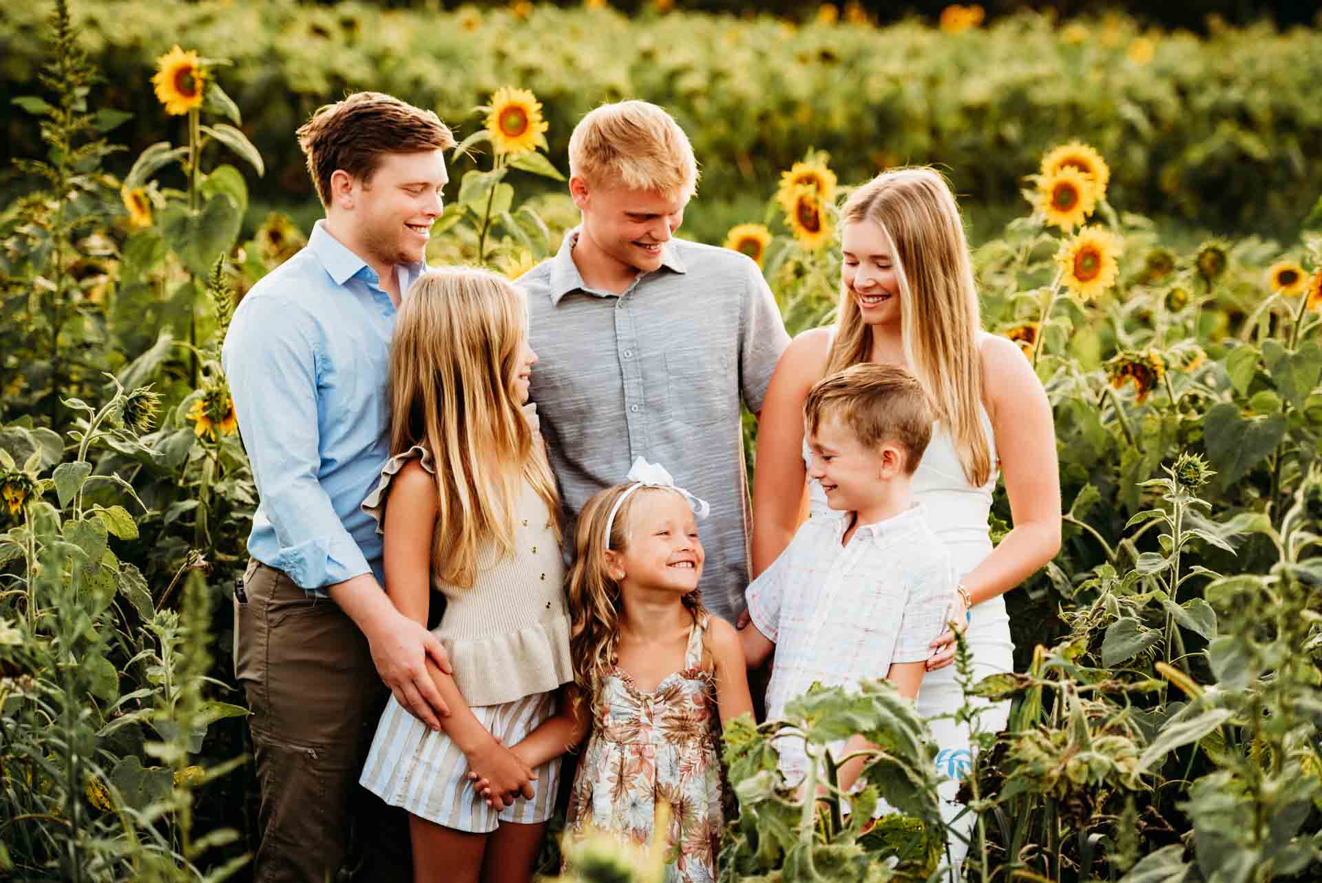 Sunflower-Field-Exclusive-Photography-Sessions-8